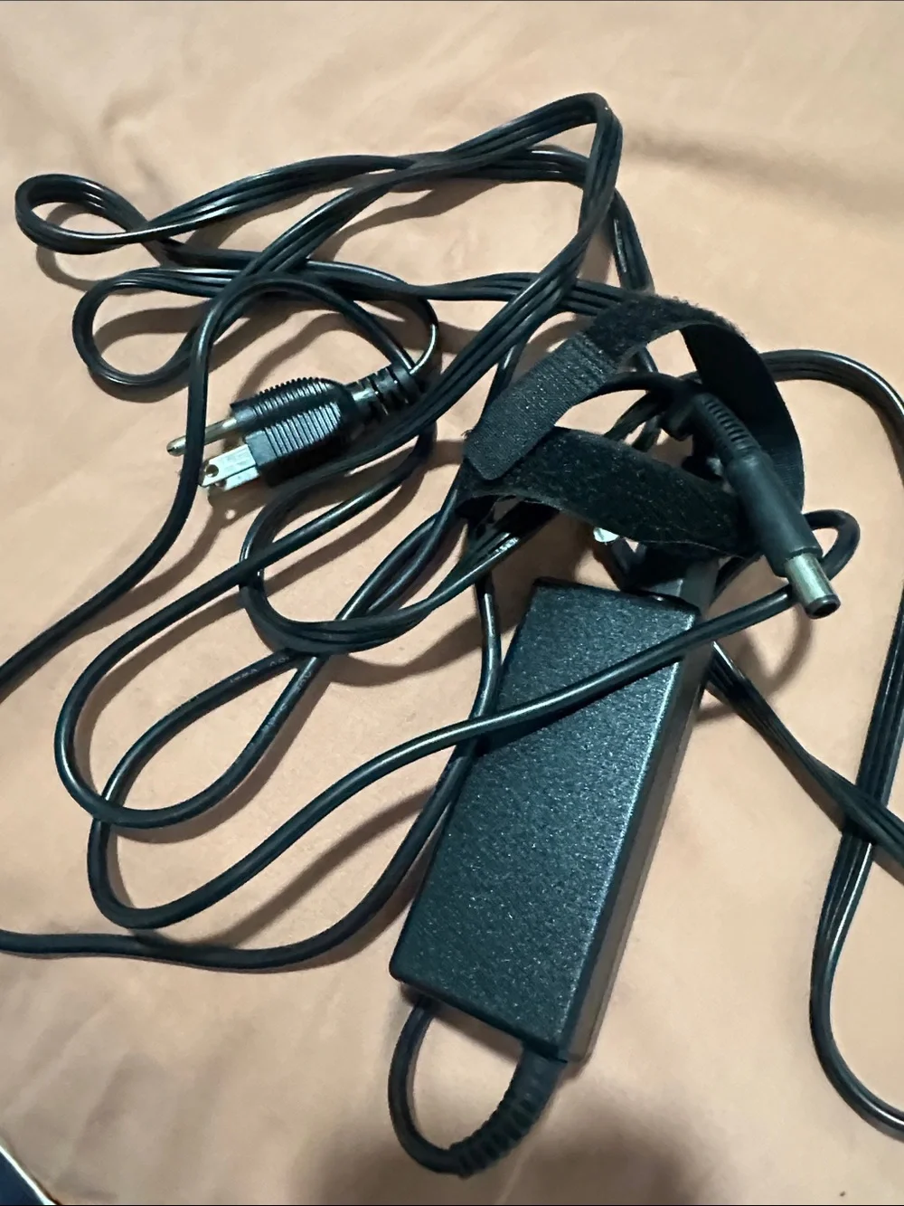 HP genuine 65w